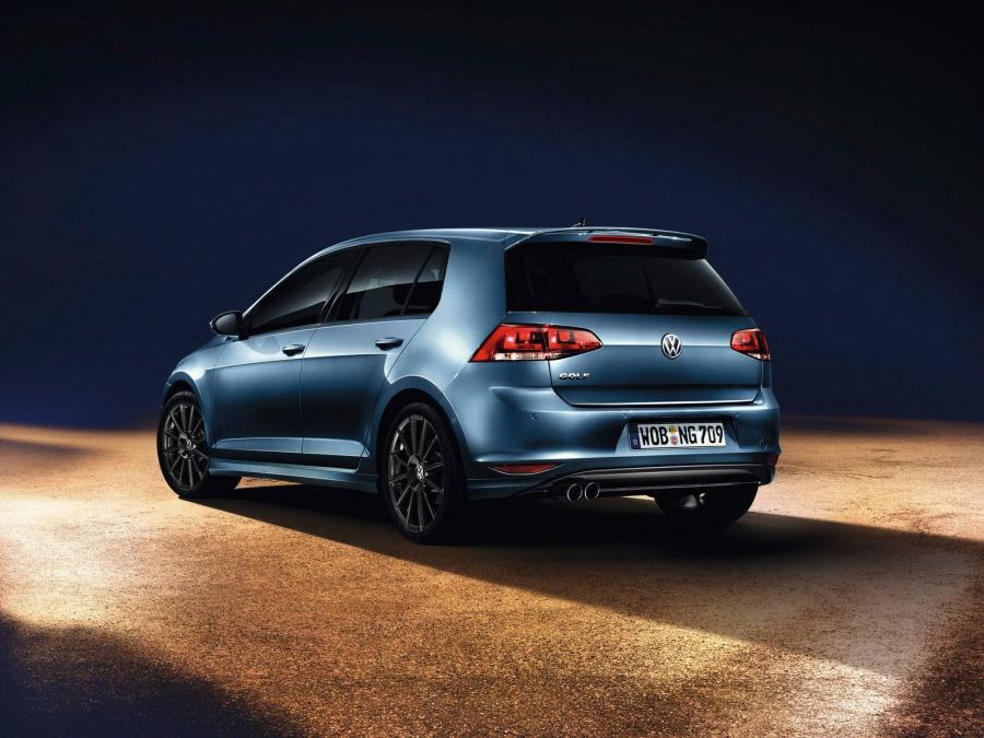  Volkswagen Golf 5-Door with Aero Package 2013 года  (фото 2 из 2)